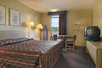Wake Inn Роли Экстерьер фото